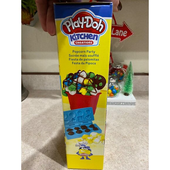 Play-Doh Kitchen Creations Popcorn Party Play Food Set with 6 Non-Toxic Cans - Picture 3 of 4